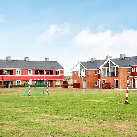 아파트 4-person In *